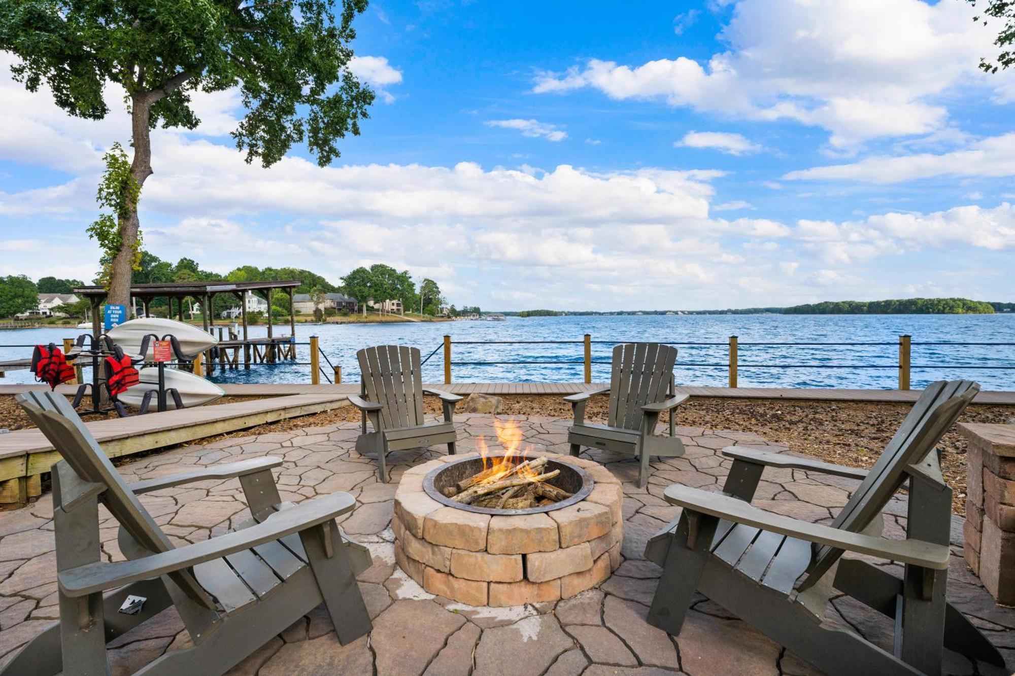 Lake Norman Getaway มัวร์สวิลล์ ภายนอก รูปภาพ