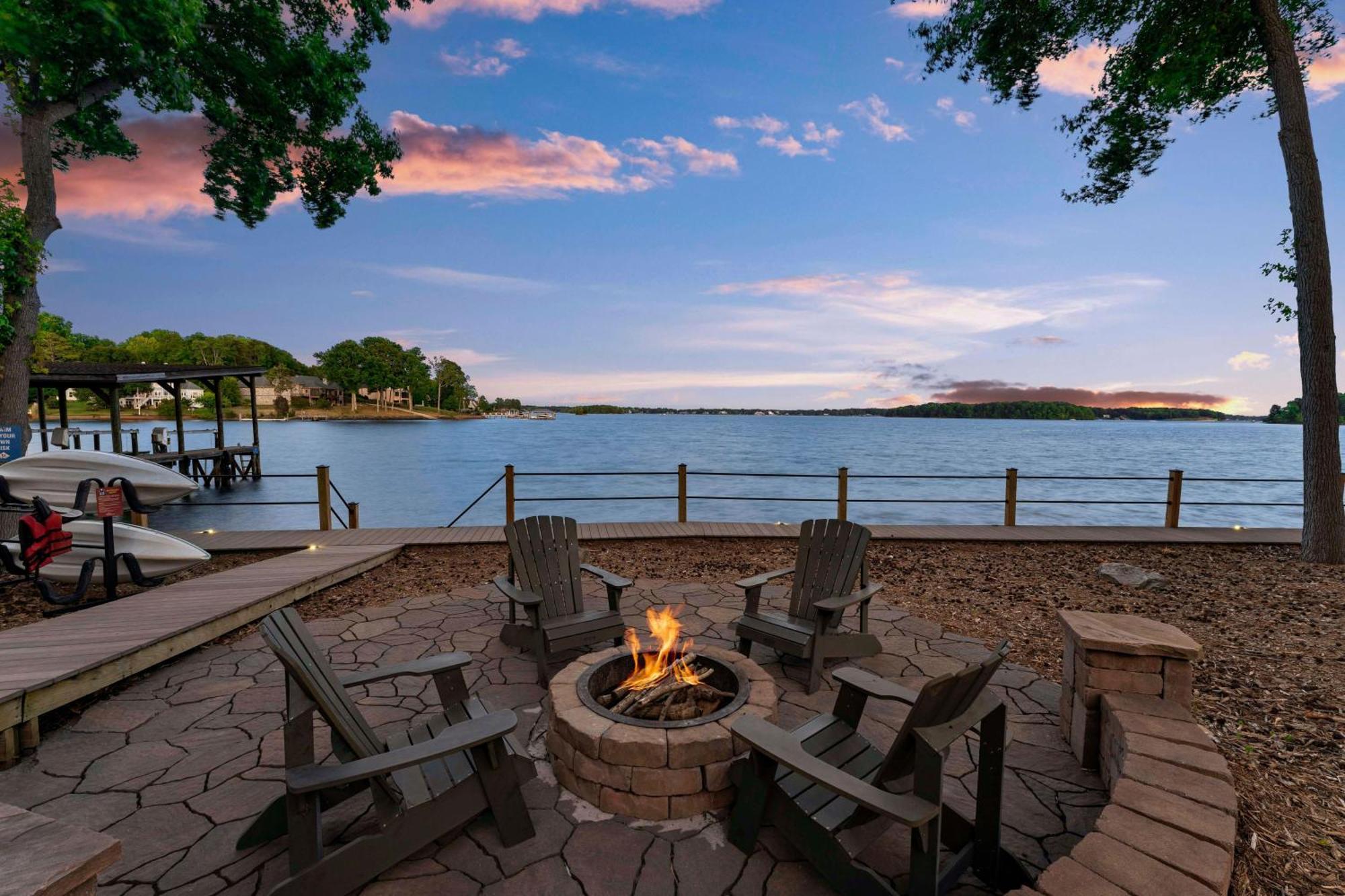 Lake Norman Getaway มัวร์สวิลล์ ภายนอก รูปภาพ