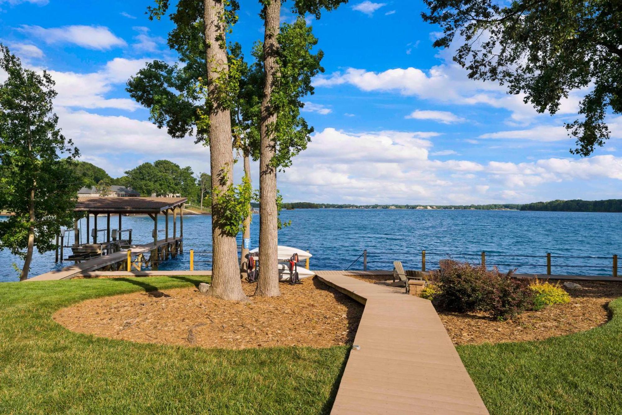 Lake Norman Getaway มัวร์สวิลล์ ภายนอก รูปภาพ