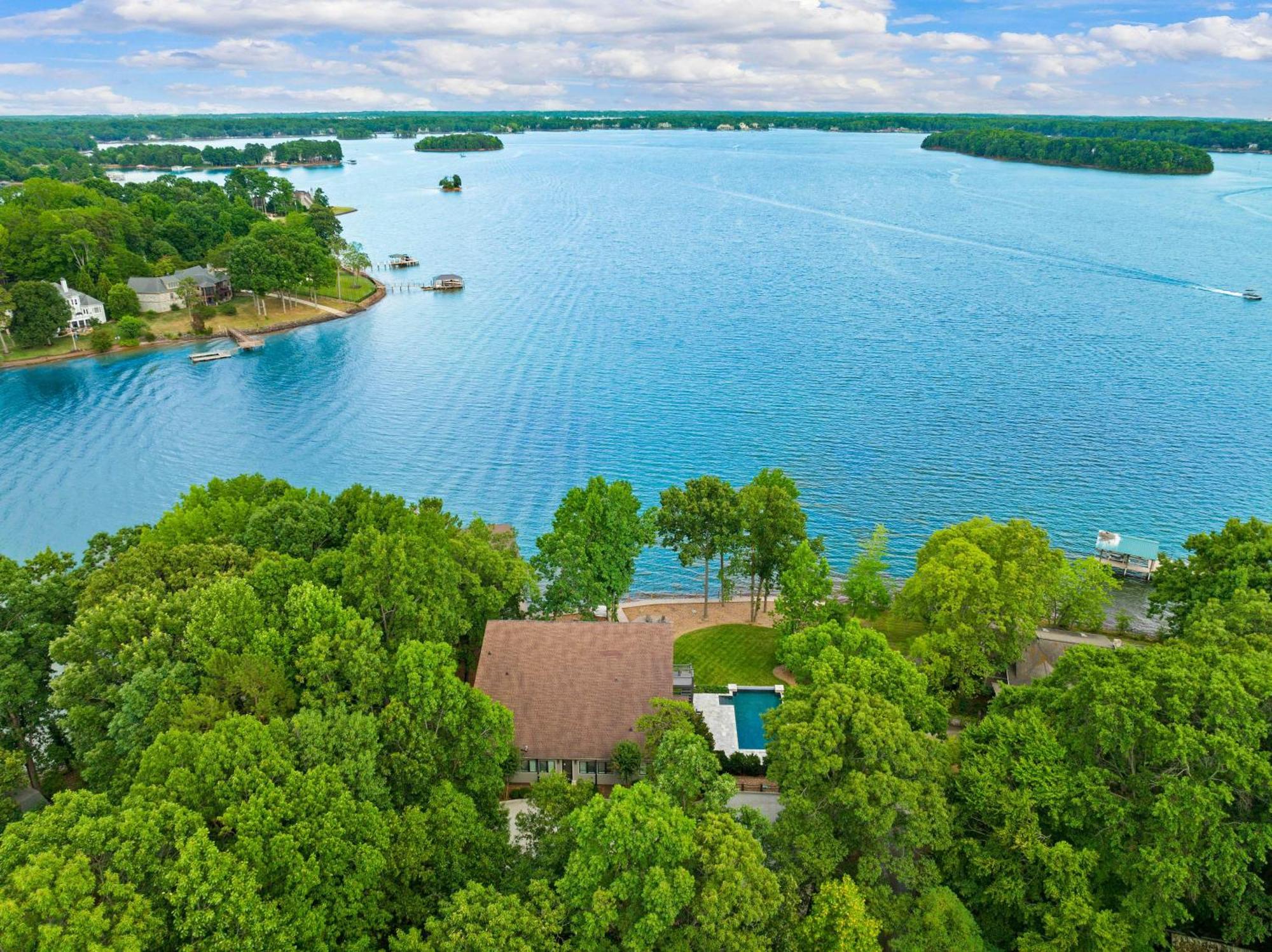 Lake Norman Getaway มัวร์สวิลล์ ภายนอก รูปภาพ